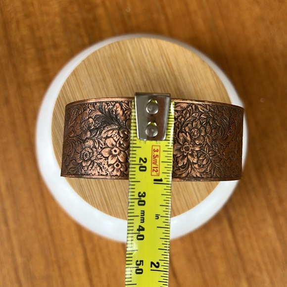 Beautiful, solid copper cuff bracelet - Picture 10 of 10